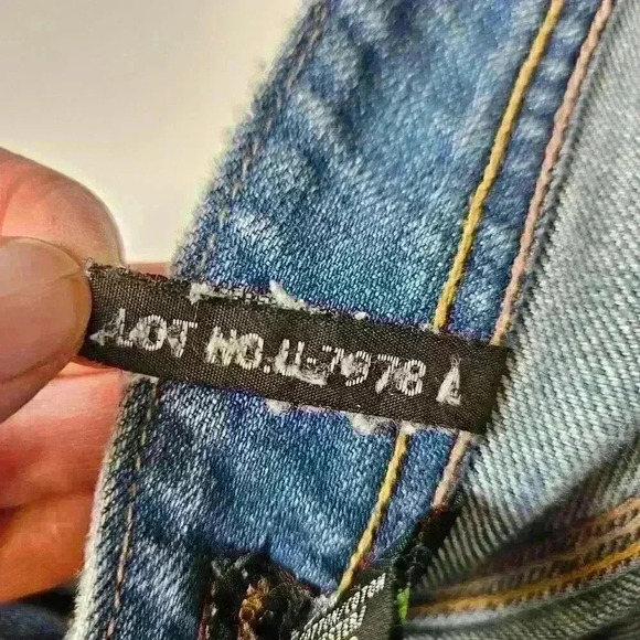 Buffalo David Bitton Light Denim Cropped Denim Zipper Along Ankle Size 31 - Picture 5 of 10